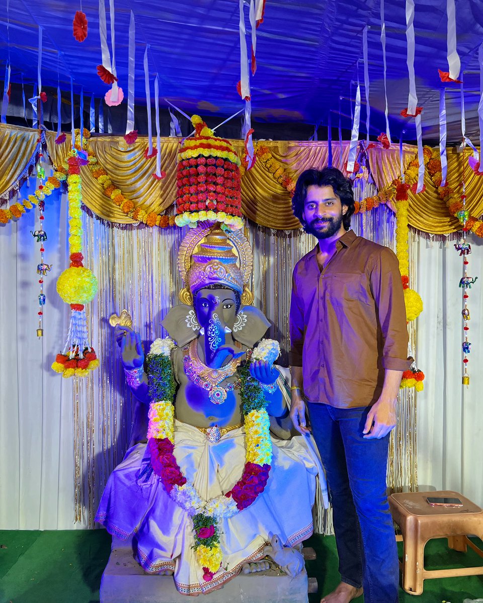 baski1008's tweet photo. Happy Vinayaka Chavithi everyone 🙏😊 
#GaneshChaturthi #VinayakaChavithi #GanapatiBappaMorya https://t.co/eOTpn6Yk7E