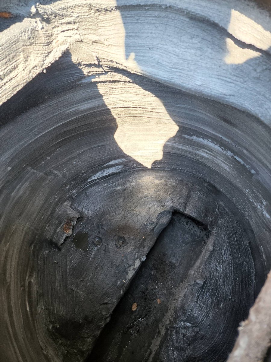sde_inc's tweet photo. Beautifully lined manhole in a community that has been a client of ours for over 15 years! Why line? - you may ask. It depends on whether it is sewer or drain... to keep the dirty water in/clean water out (sewer) or the dirty water out (drain). https://t.co/6WpdHK7qj1