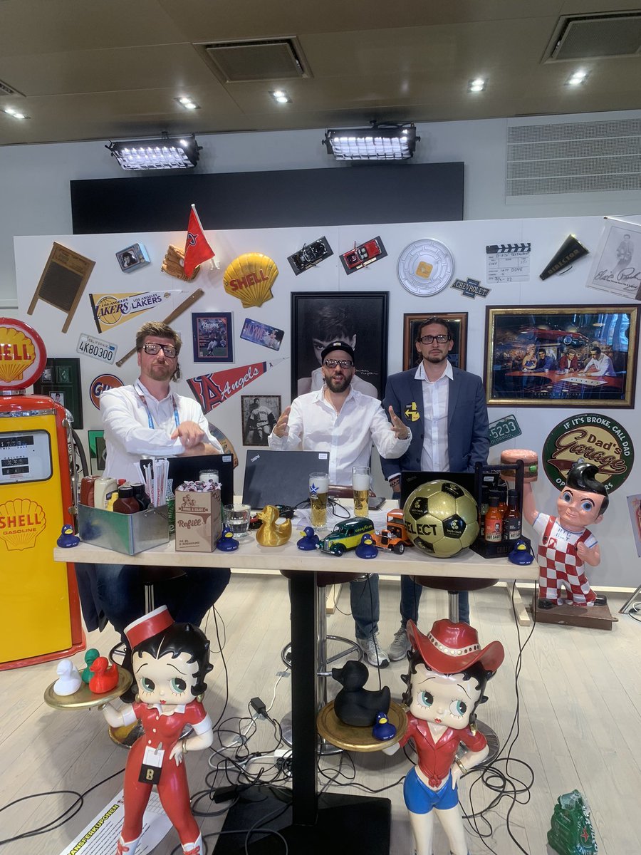 NEDTÆLLING: Hele B.T. Sporten er klar til otte timers live-tv <a href="/LasseVge/">Lasse Vøge</a> <a href="/FODBOLDBROK/">FODBOLDBROK</a> <a href="/jwkokborg/">Johnny Wojciech Kokborg</a> 
#transferdk #andellerej #sldk