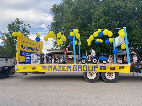mazergroup's tweet photo. We had a great time at the Arborg Street Festival parade earlier this month! Thanks to the organizers for putting on a great event!
.
.
.
#mazergroup #newholland #balloons #parade #arborg #streetfestival https://t.co/290vjeEmgd