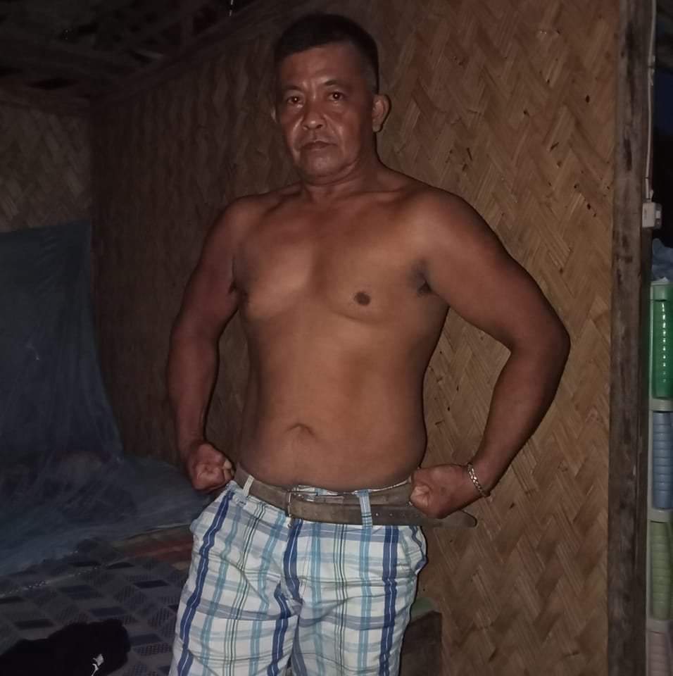 geraldmasrum's tweet photo. gwapo niya kaso di namamansin ang sarap niya dilaan buong katawan https://t.co/MCc1w9iiEL