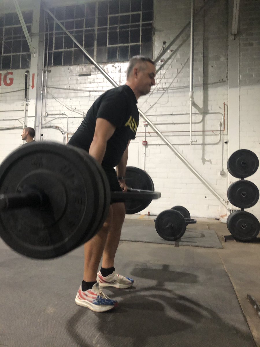 PollitosDeFuego's tweet photo. The young boys of fire crushed every single minimum standard for the #acft today. Good work nerds! Now go read more Everett Dolman! #ABNT #SAMS #SEMINAR7 @us_sams https://t.co/LcmLrTAE6a