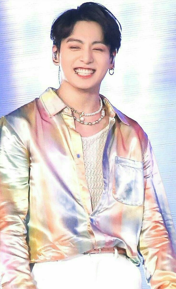TamzPandOra's tweet photo. #JunkookDay such a precious human Bean 🥳 https://t.co/j0kbAhGtkJ