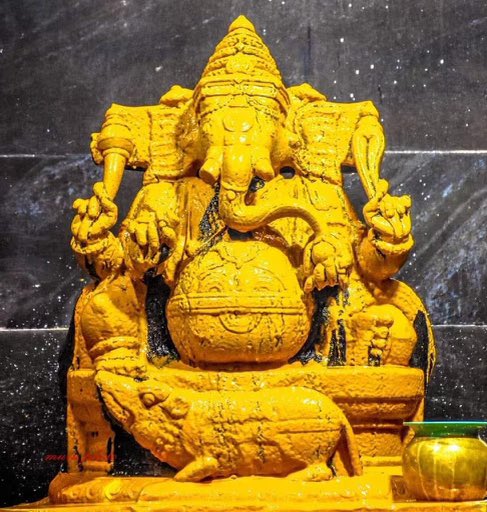 sanjayjavin's tweet photo. गणेश चतुर्थी की अशेष शुभकामनाएँ।जो हर दृष्टिकोण से अनंत और शास्वत हो के सृजन की कल्पना को नमन।भगवान गणेश की परिकल्पना भी तो अंतहीन ही है। https://t.co/XVrNrqQVJk