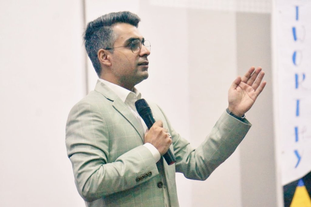 aihm_chd's tweet photo. #AIHM organised Day 2 of the Orientation programme for the 1st year. Mr. Kshitij Jawa, General Manager of Hotel Radisson Red, Mohali, was the resource person for the programme. He is an alumnus of AIHM and an alumni of #OCLD, with experience of 15 years.
@NCHMCT_NOIDA @tourismgoi https://t.co/flFRoA7DRh