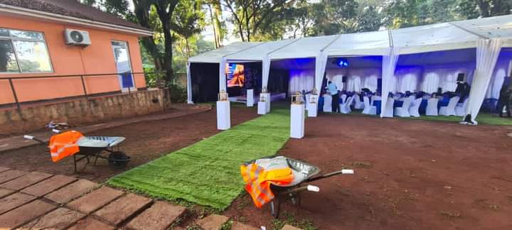 bp_ugofficial's tweet photo. It was all #BeautifulPieces at the Stanbic bank Oil and Gas symposium event.
Check out what we had on our sleeves in the pictures. For all your corporate events. Call or WhatsApp us on +256772834127
#StanbicBank #BeautifulPiecesUg https://t.co/cbYNcG70VL