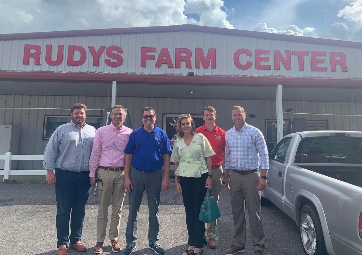 wkdowney's tweet photo. Great Western KY advocacy visits w local officials, county governments, and economic developers. Fortunate to join @KBT4AllModes, @rachelbayens &amp; other transportation leaders in KY. Discussed importance of @RJCormanRR and the role of freight railroads in our Commonwealth! 🚂 #KBT https://t.co/xf8aawd68j