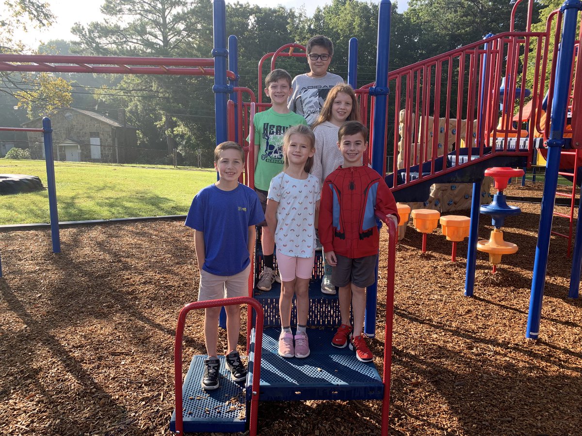 SnowRogersEl's tweet photo. Congratulations to our August Students of the Month! @JEFCOED @kristimoorelong https://t.co/9nEo86gKWP