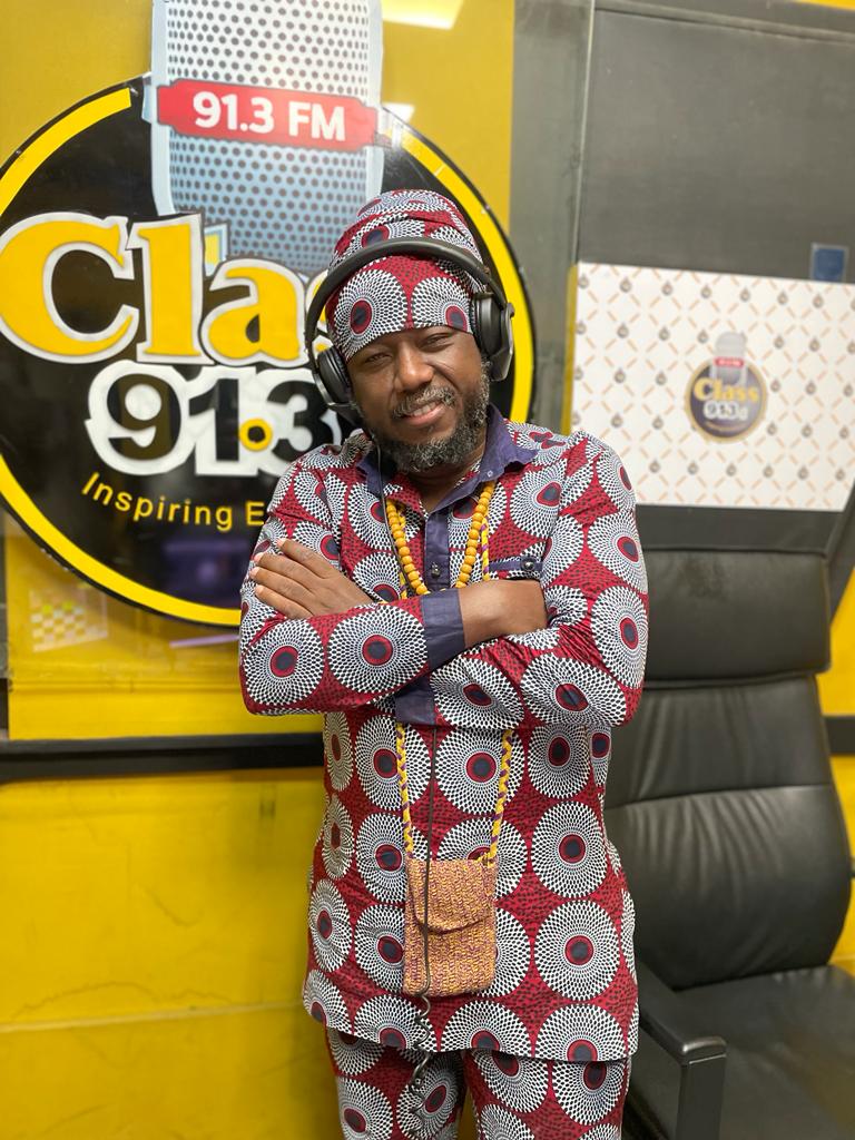 Class913fm's tweet photo. The #TaxiDriverShow is live now on @Class913fm join the number one chauffeur, African History Class Teacher, @Blakkrasta
  
Tune in!
#ClassFM #TaxiDriverShow  #theblackpot #classnkoaa #AfricaHistoryClass https://t.co/avSbQexrbX