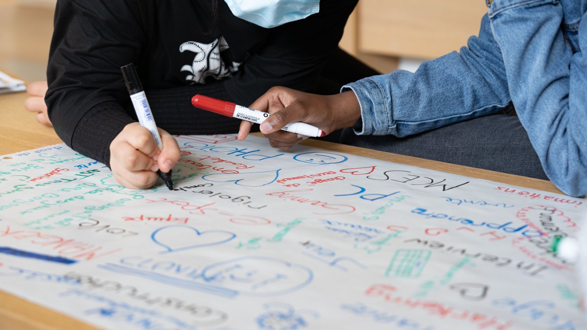 DegunSansStage's tweet photo. 🎒C'est la rentrée! Entreprises du territoire, (ré)engagez-vous pour #DSS2223 et proposez des offres de stage aux élèves de 3e des collèges partenaires @DegunSansStage!
Bonne rentrée à tous!🏫
👉https://t.co/AxLVzPFyzU
#Stage3e #EgaliteDesChances #Marseille #Orientation https://t.co/5ARU0wPBU7