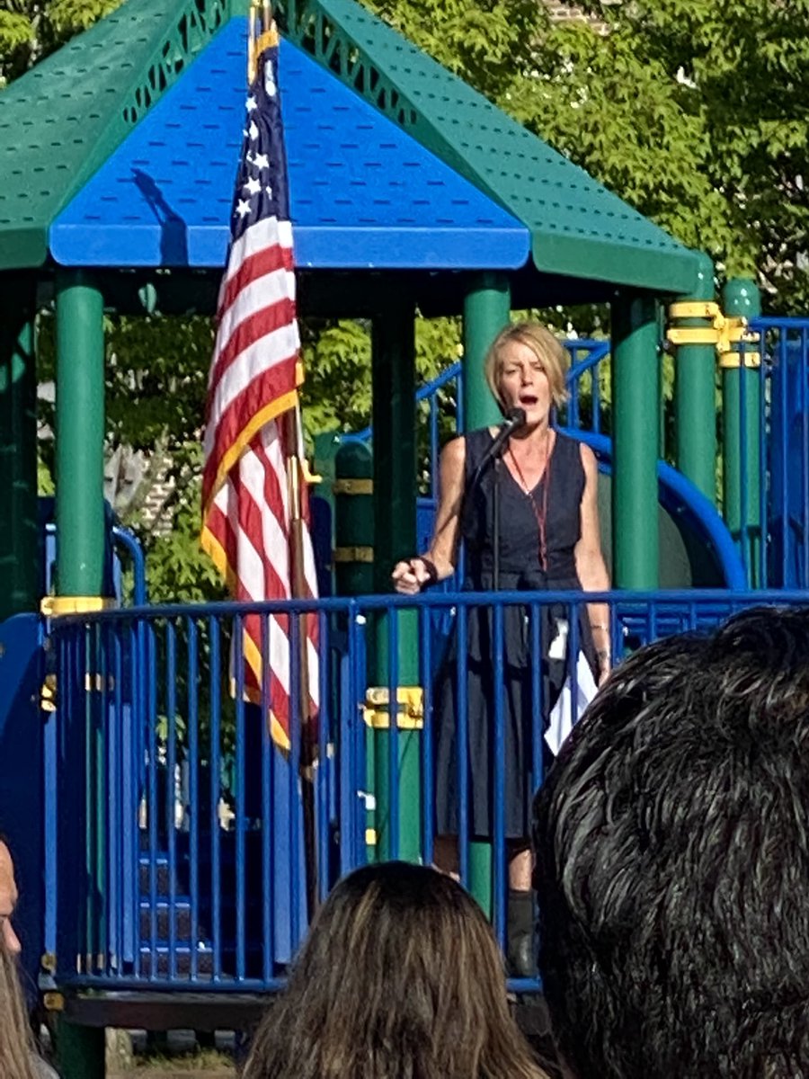 Sandra Trach tweet media