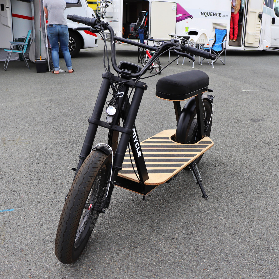 myclebike's tweet photo. #flashback. Im Juli waren wir auf dem #Sachsenring unterwegs und haben uns zwischen mit unserem leisen, schnellen Moped zwischen die #Verbrenner gewagt. Mit Erfolg!
🌐 https://t.co/fqCZgfF6Qy
#moretocome #mycle #emobility #escooter #moped #startupbusiness #scooterlifestyle #fun https://t.co/B8OdsS86b2