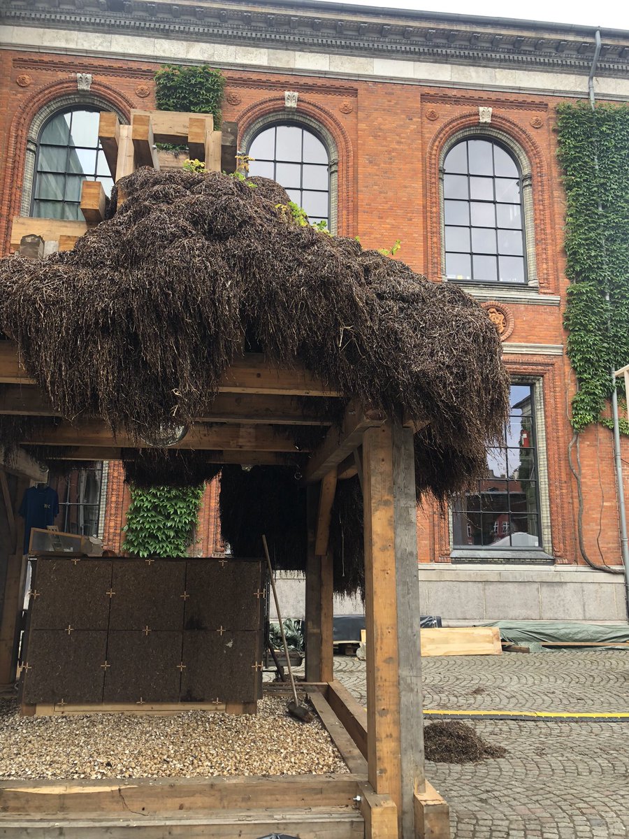 Share_a_PI's tweet photo. What if exhibition stands were made of living materials and used to grow (food/cultures etc) while serving an exhibition purpose? #shareapositiveimpact #artandbookfair #sustainability #circulareconomy https://t.co/iSrvy79f8o