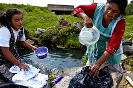 DiegoAguilar_78's tweet photo. Les comparto un nuevo informe sobre pobreza hídrica del Observatorio de la Pobreza de @LaFundacionLeon, en el marco de la Semana Mundial del Agua. 
👇🏻 https://t.co/5ZCzpd58h6 https://t.co/9C40jq8EZ5