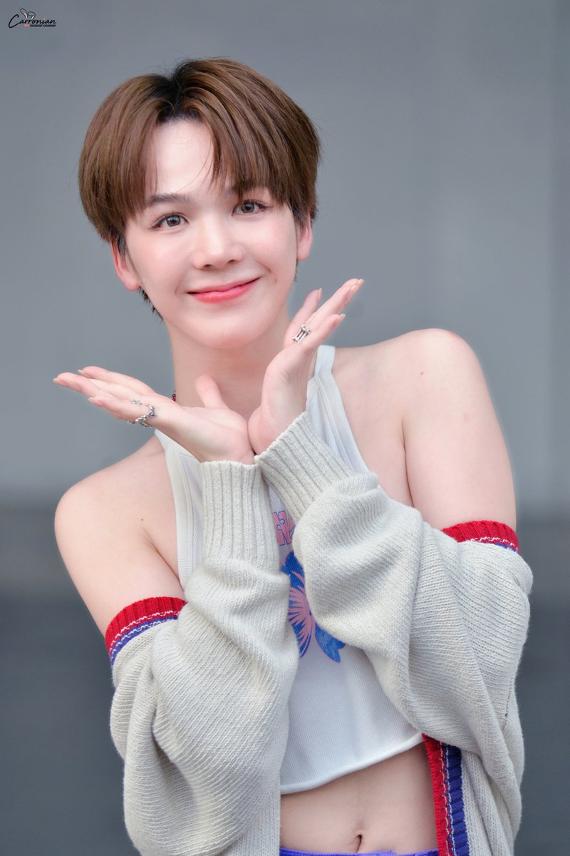 Carronian's tweet photo. 220828 Siam Square 🐰🌻 @cooheartt

#cooheart #แคร์รอตของคุณกระต่าย
#GalaxyFlexperience #GalaxyZFlip4
#GalaxyZFold4 #TeamGalaxy 
#GalaxyFlexperienceXMyonly12pc https://t.co/2XLqWFsIIC