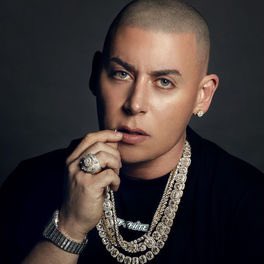Juandaretrox's tweet photo. Hagamos esto fácil. ¿Quién ganará esta batalla?
🔁 RT: Cosculluela
❤️ Like: Residente 
#rene #coscu #ReneRenuncia #tiraera #santacos https://t.co/PA6l9hPAk1