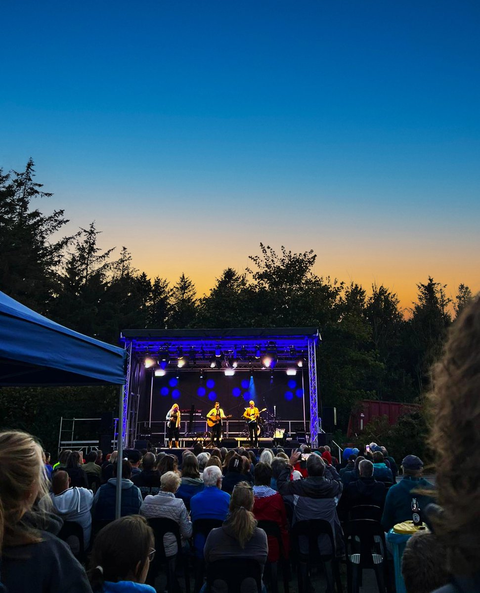 OfficialCOAST's tweet photo. What a great show at Amrum last night - thanks to everyone who came along! https://t.co/GcBTo9XWnY