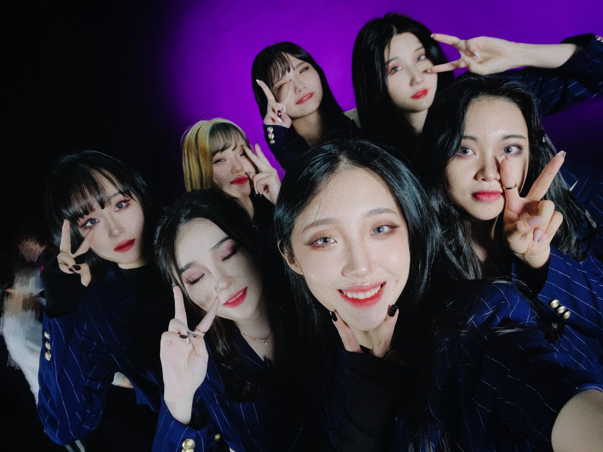 Allice_JH's tweet photo. #엘리스_셀카

냅다 해시태그와 함께 올려버리는 스크림 팀들... 그린프리와 함께 한 APIRG팀~~
멋진 사람들과 pv찍을 수 있어 좋았러요~~- https://t.co/ut6F1lQi9u