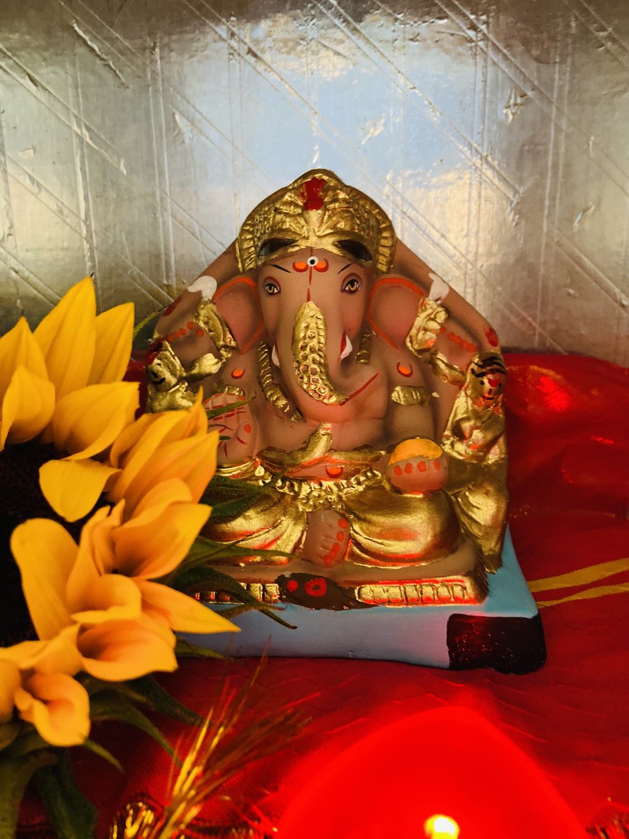 vishalagga's tweet photo. เคธเฅเคเคเคฐเฅเคคเคพ เคฆเฅเคเคนเคฐเฅเคคเคพ เคตเคพเคฐเฅเคคเคพ เคตเคฟเคเฅเคจเคพเคเฅ
เคจเฅเคฐเคตเฅ เคชเฅเคฐเคตเฅ เคชเฅเคฐเฅเคฎเคพ เคเฅเคชเคพ เคเคฏเคเฅ
เคธเคฐเฅเคตเคพเคเคเฅ เคธเฅเคเคฆเคฐเคพ เคเคคเคฟ เคถเฅเคเคฆเฅเคฐเคพเคเฅ
เคเคเค เคฟ เคเคฒเคเฅ เคฎเคพเคฒเคพ เคฎเฅเคเฅเคคเคพเคซเคฒเคจเคฟ
เคเคฏ เคฆเฅเคต เคเคฏ เคฆเฅเคตเคพ เคเคฏ เคฎเคเคเคฒเคฎเฅเคฐเฅเคคเคฟ
เคฆเคฐเฅเคถเคจเคฎเคคเฅเคฐเฅ เคฎเคจเคเคพเคฎเคจเคพ เคชเฅเคฐเฅเคคเคฟ
May Bappa bless us all with good health, happiness and wisdom!
#VRtheWorld #GaneshChaturthi https://t.co/zPPfzZWxZE