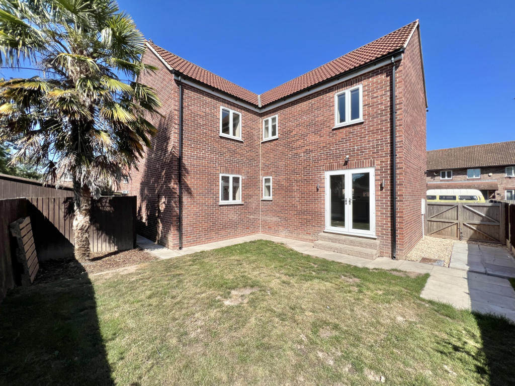 TudorProperty's tweet photo. ***REDUCED***FOR SALE***OIRO £325,000***MEADOWFIELD, BUBWITH***To be sold with no onward chain is this exclusive four bedroom luxury family home: https://t.co/CoOXjugE6R

#propertyforsale #detachedhome #bubwith https://t.co/fnfv8xewBb