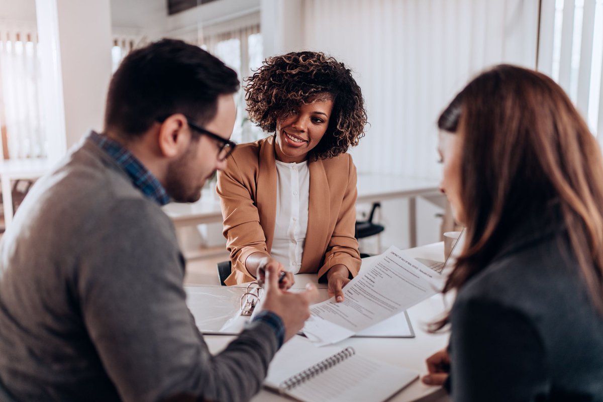tricountyagent's tweet photo. Here's what #mortgage lenders look for when grading a #homeloan application.  https://t.co/ZGTIcahzZX https://t.co/Z3fOusm2P6