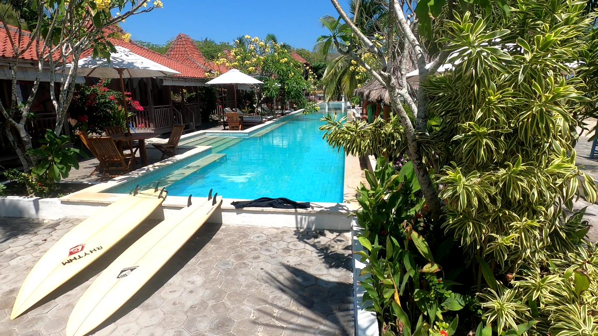 kitesurferpeter's tweet photo. Lombok kitesurfing trip, flying from Bali to Lombok and transfer to Panorama Ekas hotel, our base for kitesurfing Kaliantan.

#indonesia #kitesurfing #kitesurf #lombok #ekas #kaliantan

https://t.co/HyXgPuBmvC https://t.co/Z6QggUlJ3r