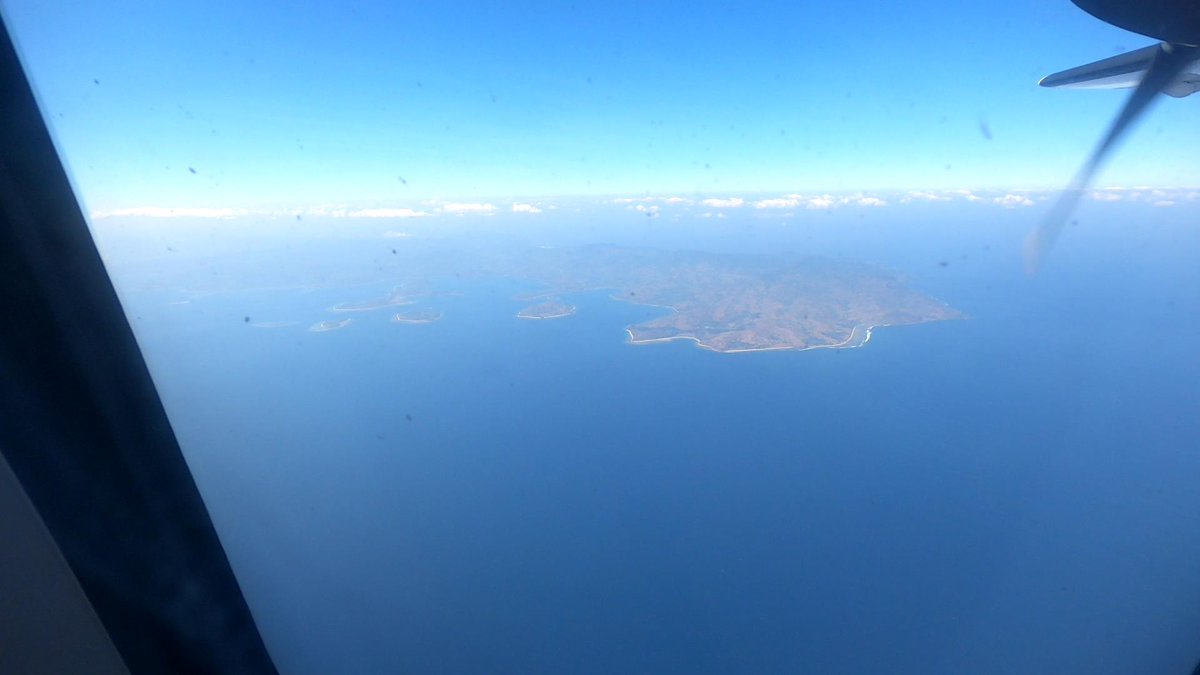 kitesurferpeter's tweet photo. Lombok kitesurfing trip, flying from Bali to Lombok and transfer to Panorama Ekas hotel, our base for kitesurfing Kaliantan.

#indonesia #kitesurfing #kitesurf #lombok #ekas #kaliantan

https://t.co/HyXgPuBmvC https://t.co/Z6QggUlJ3r