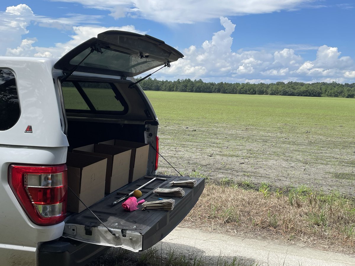 UF_HAEC's tweet photo. Grid soil sampling is a fundamental piece for precision ag. Primary use: variable rate application of fertilizers. It can help growers reallocate the fertilizer dollar to where it needs to go within the field. #precisionagriculture @UF_HAEC @UF #gridsoilsampling https://t.co/UaX4Wmf86U