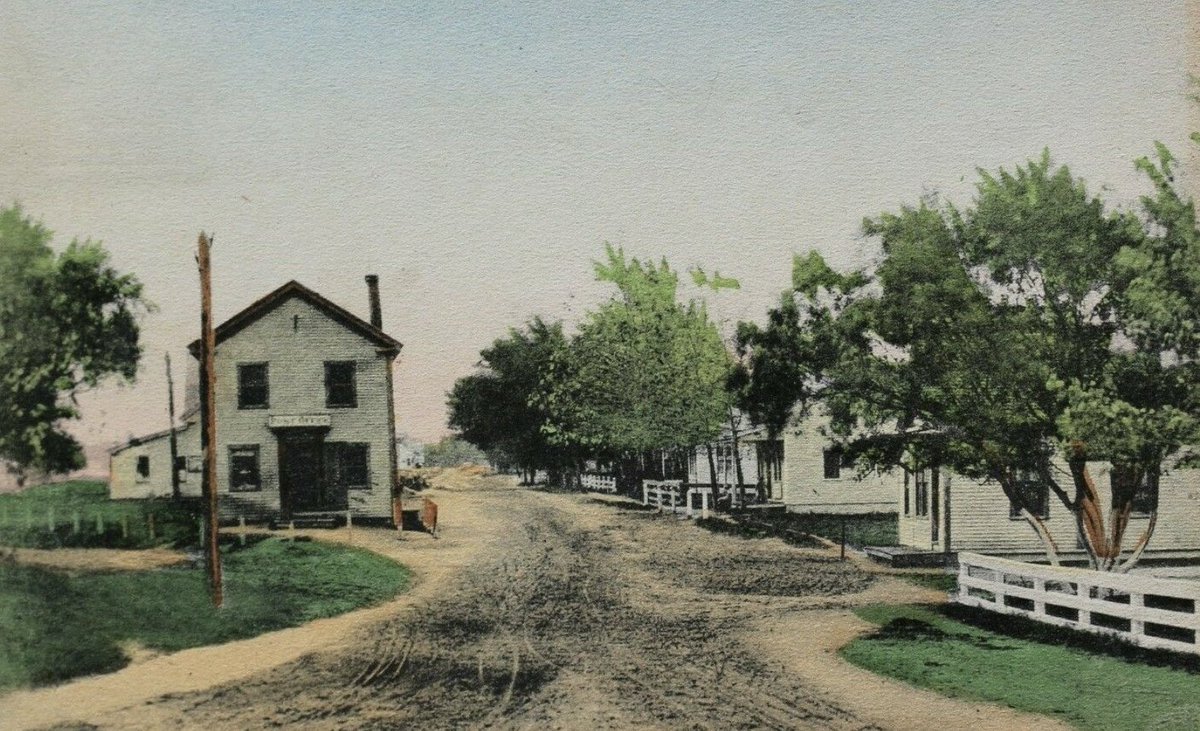 HSOldYarm's tweet image. This was what #DennisPort looked like in 1910. The post office the building on the left. #oldcapecod