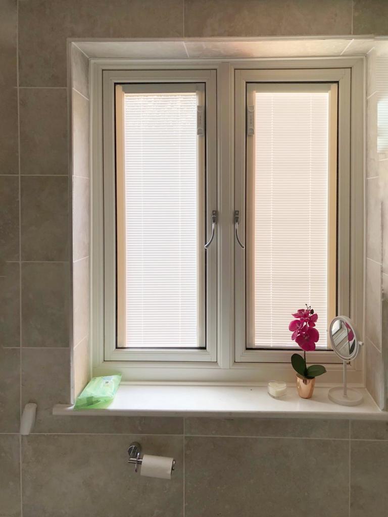 TheWindowCo's tweet photo. Need privacy in your bathroom?
Look no further than integral blinds.
These are blinds that sit inside the double glazed pane & work by sliding a magnet.
#Inspiration #interiorstips #design https://t.co/5ZX1fa6jko