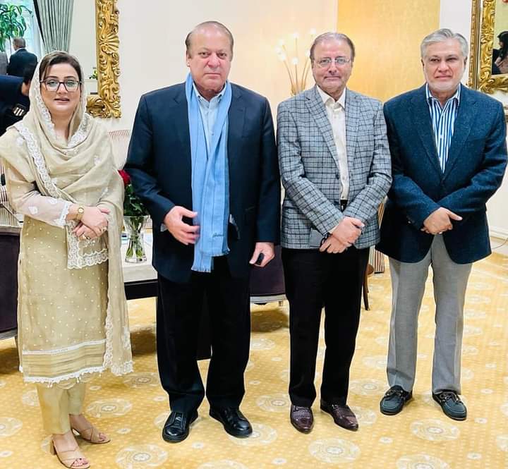 muzammal_kamboh's tweet photo. میڈم عظمیٰ بخاری اور سمیع اللہ خان کی لندن میں قائد نواز شریف سے ملاقات ❤😍 @AzmaBokhariPMLN https://t.co/oiOuVQC7hd