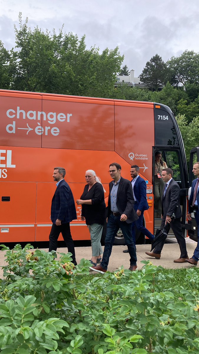 olivierbolducqs's tweet photo. Je participe aujourd’hui au point de presse sur la mobilité du transport à Québec. J’entends la fatigue des citoyens et citoyennes de Jean-Talon d’être coincés dans le trafic et d’être dépendant de leurs voitures. On doit leur donner une alternative. #quebec2022 #qs https://t.co/E8TGPz2L11