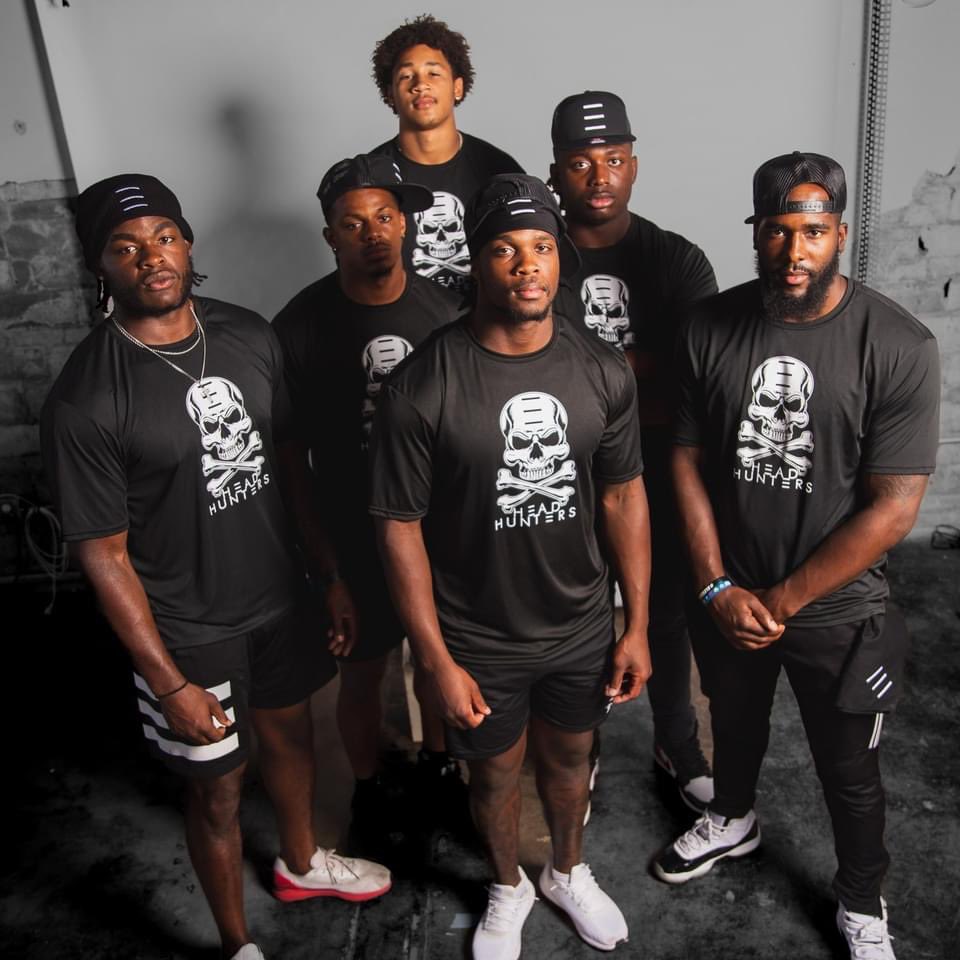 ThriceCold's tweet image. We can’t wait to show you what we’ve been working on! Stop by our pop-up shop at FFAT this Friday at Two Docs Brewing Co. 

We're dropping limited edition polos, tees, and gameday gear like these #HΞADHUNTΞRS gear our defense is wearing ☠️🏴‍☠️
.
.
#thricecoldthreads #gamedaygear