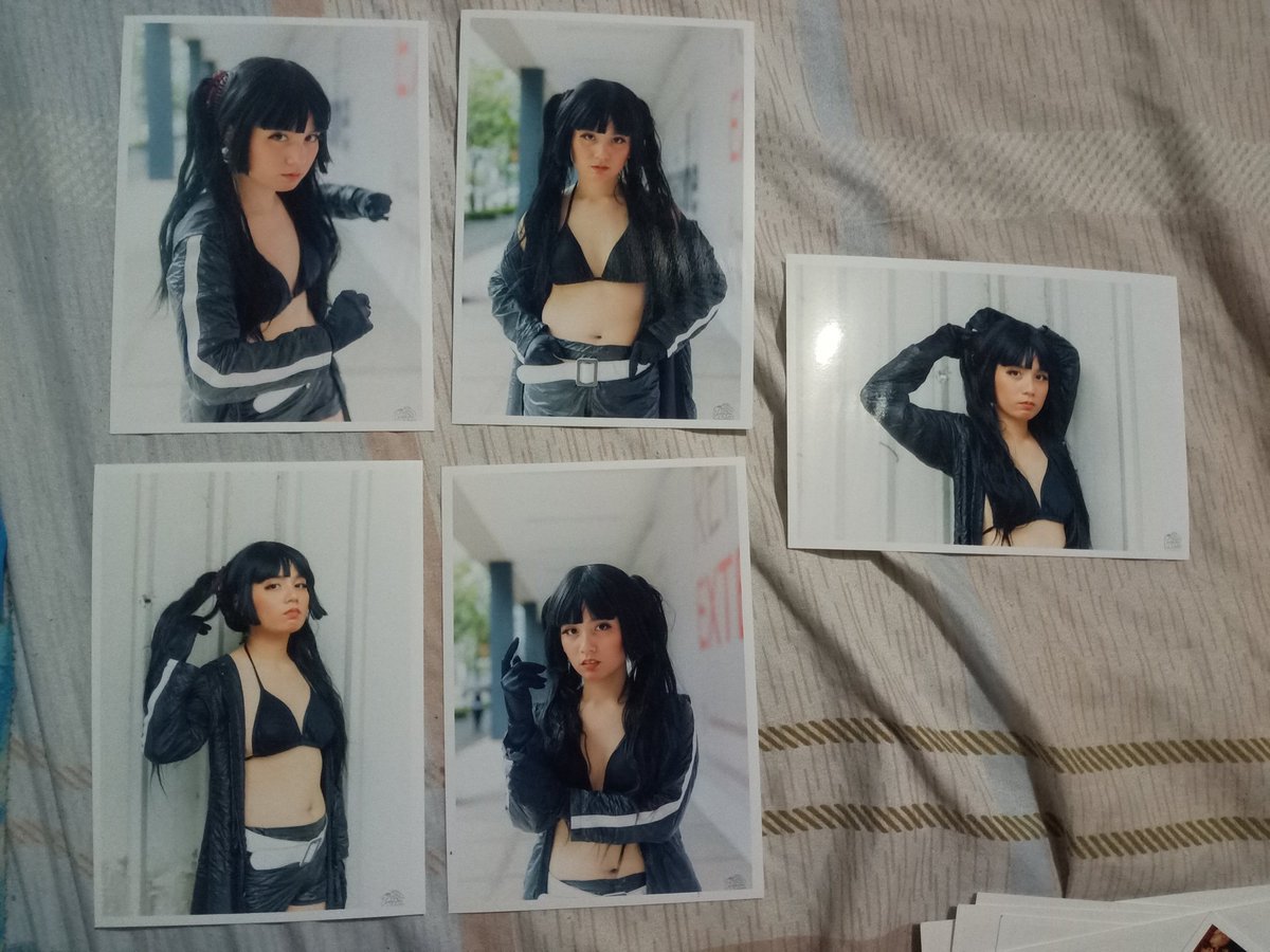 MayuShiraimu's tweet photo. Also I can :
• sign the print for you
• do fanservice
• or just literally dogshow me (friendly ok? or angy mayu ಠ_ಠ )
Also available in digital, just send me a message if interested!
#cosplay #tagcom2022 #tagcom #maidcafe #otacute #maid #meidou #cosplayevent #otasuke https://t.co/ROG4ua2YWt