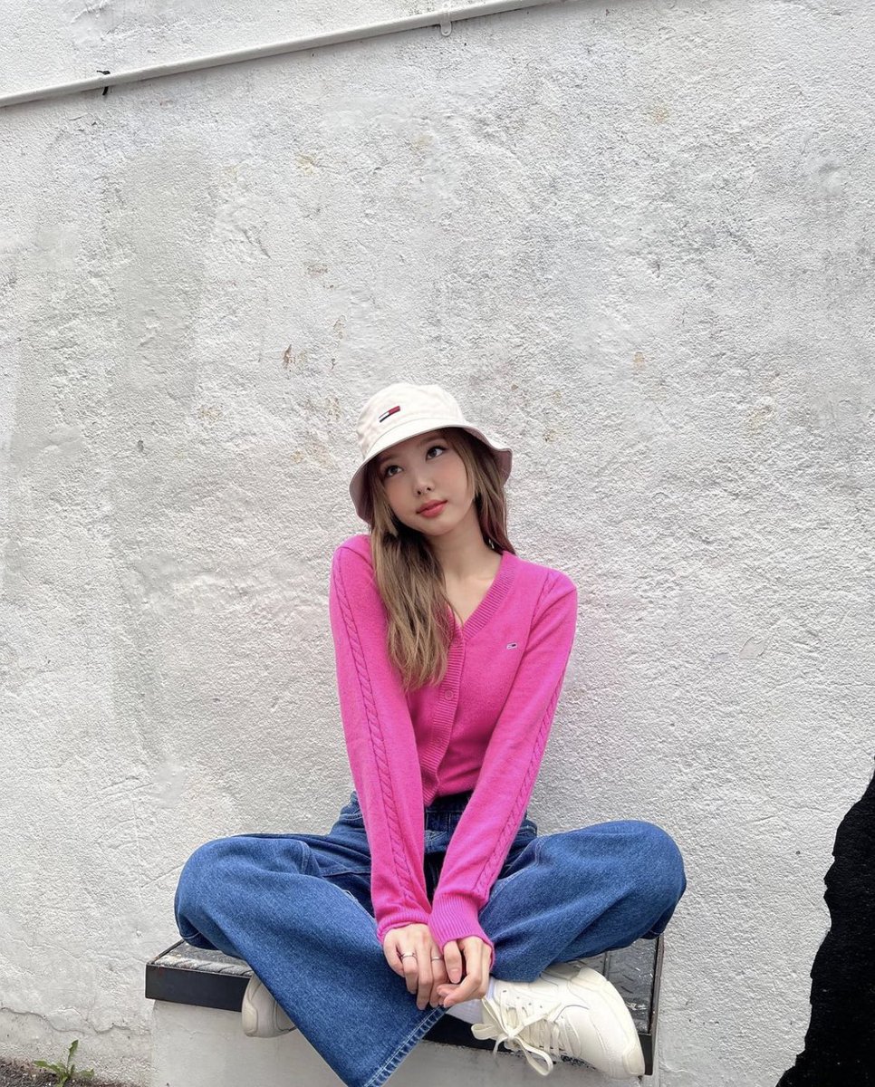 nayeon archive tweet media