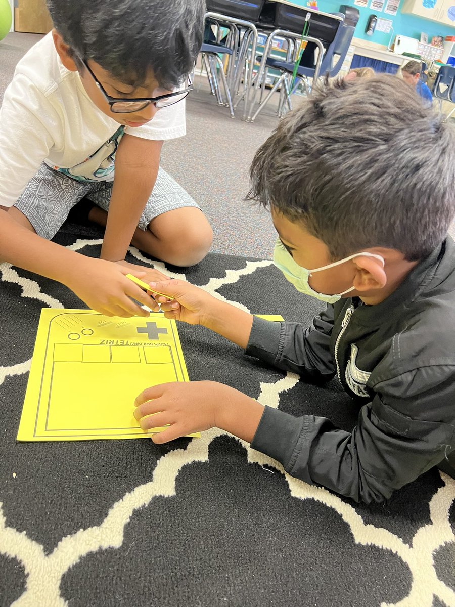 2ndWithWeinbach's tweet photo. Teamwork makes the dream work 🤩 #secondgrade #teamwork https://t.co/VjtiLo6gLJ