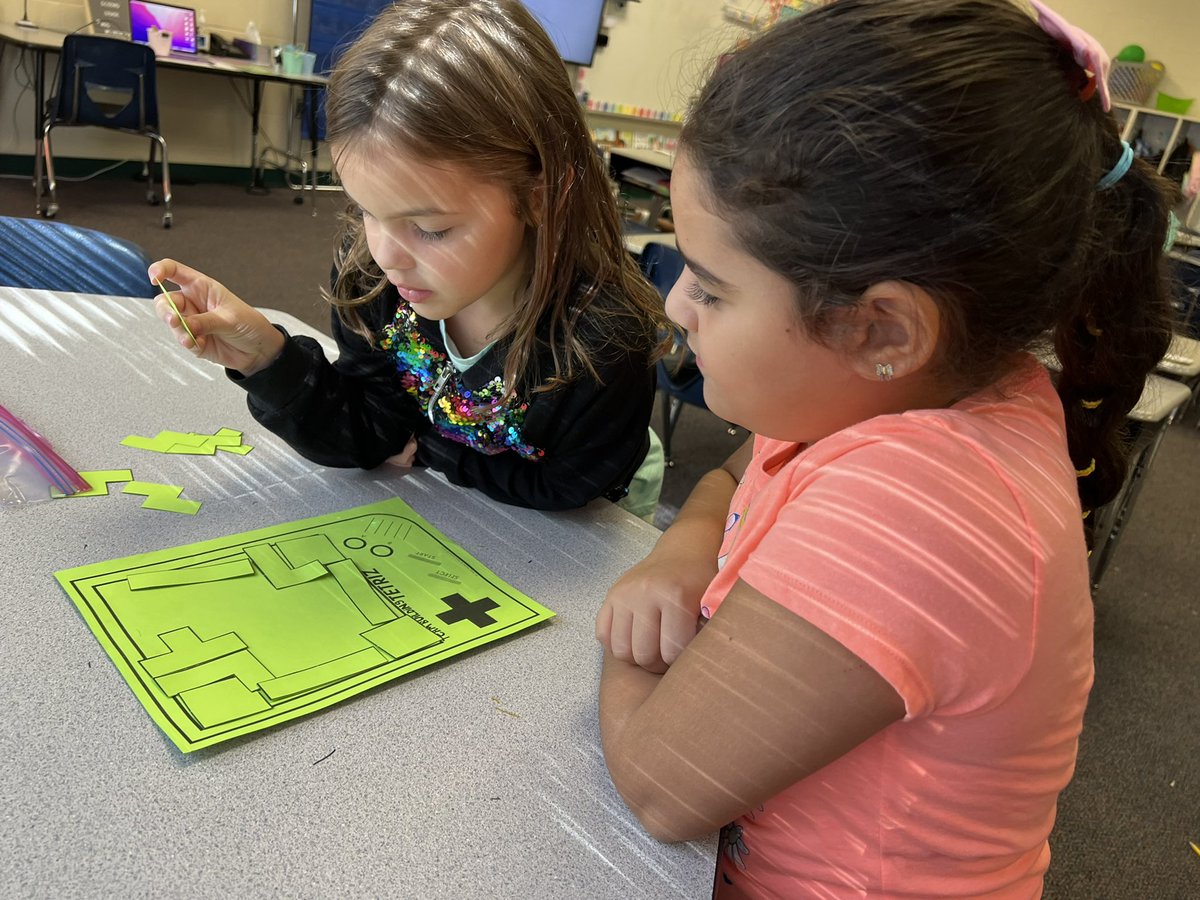 2ndWithWeinbach's tweet photo. Teamwork makes the dream work 🤩 #secondgrade #teamwork https://t.co/VjtiLo6gLJ