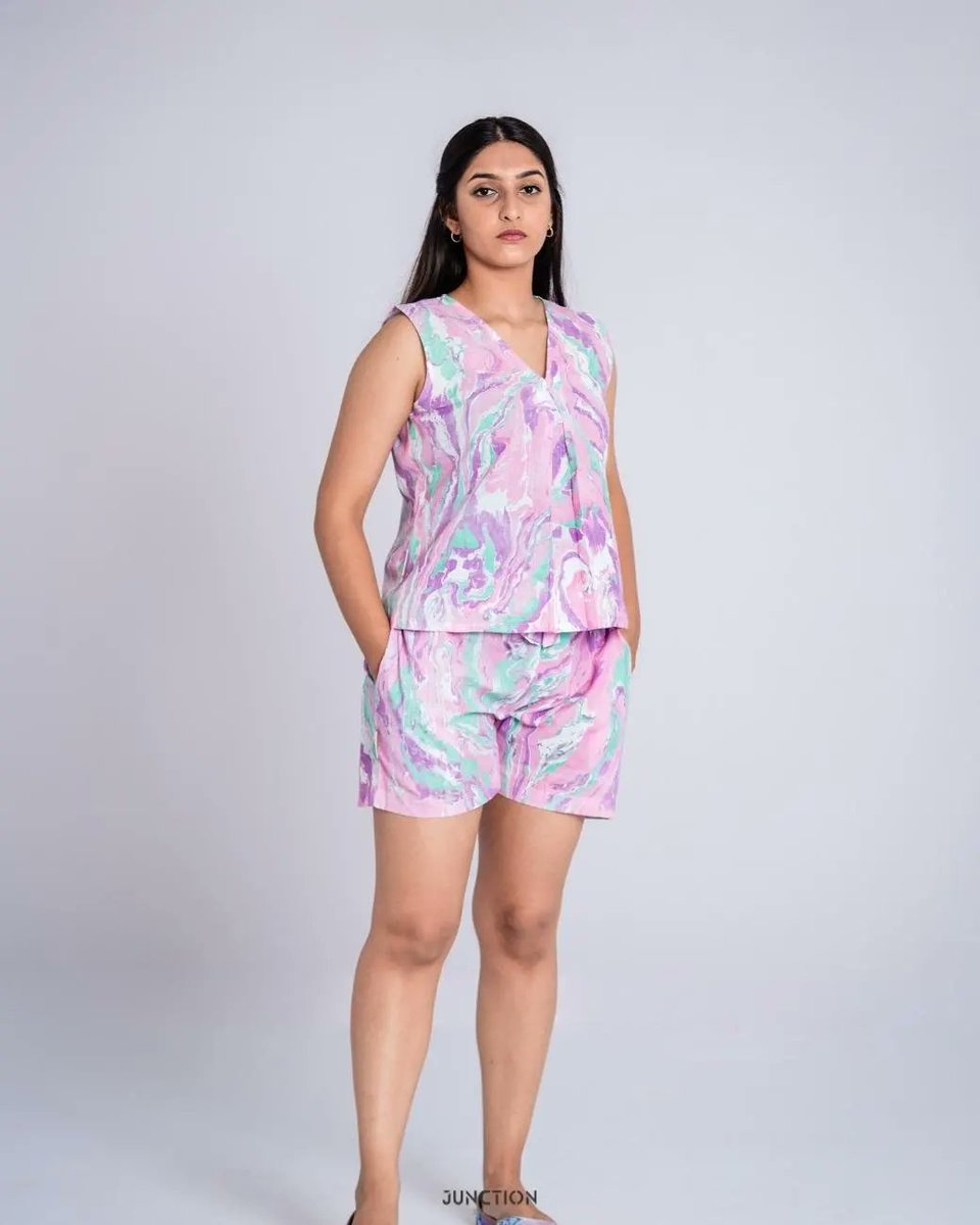 JunctionStore's tweet photo. Presenting our latest drop PINK DRIP CO-ORD SET.
😍💜
Tap the link to shop now!
https://t.co/E6crJQhV3k
#latestdrop #designercollection #coordset #womenswears #fashion #fashiontrends #ootd #multidesignerstore #onlinemultidesignerstore https://t.co/G1s6JFp6b4