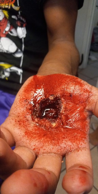 So I started doing #FXmakeup again mostly because I'm working up to a bigger project to get noticed by<a href="/tag/fxmakeup"class="tags">#FXmakeup</a><a href="/tag/goodmorning"class="tags"><span>#goodmorning</span></a><a href="/tag/netflix"class="tags"><span>#netflix</span></a><a href="/tag/artistontwitter"class="tags"><span>#artistontwitter</span></a><a href="/tag/param"class="tags"><span>#param</span></a>