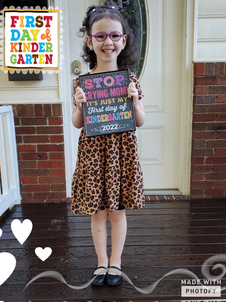 Tracymichelle78's tweet photo. First Day of Kindergarten!
#aacpsback2awesome #gbpeaacps #AACPSAwesome https://t.co/G7rhL50XxR