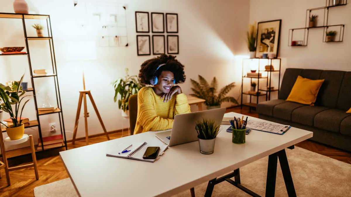 With hybrid work on the rise, be sure to unpack a few tax considerations, like paid family leave, before your startup runs into serious tax issues. Learn more with SHRM: buff.ly/3w8jsQS