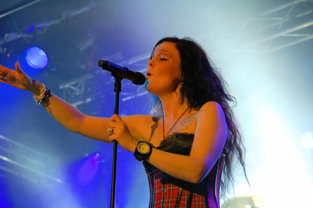 FloorJGoddess's tweet photo. ❤ Anette Olzon  ❤ 

#anetteolzon #goddesses https://t.co/X5puR1xUg9
