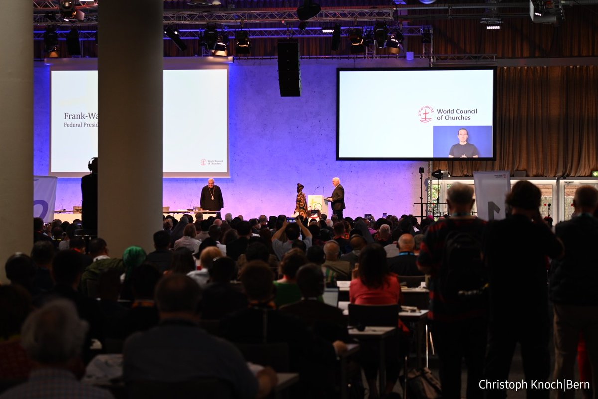 ChristophKnoch's tweet photo. Bundespräsident Steinmeier klar und deutlich gegen Krieg, Hass Antisemitismus in #Karlsruhe #WCC2022 #evrefK22 https://t.co/3C9jZjtM5F