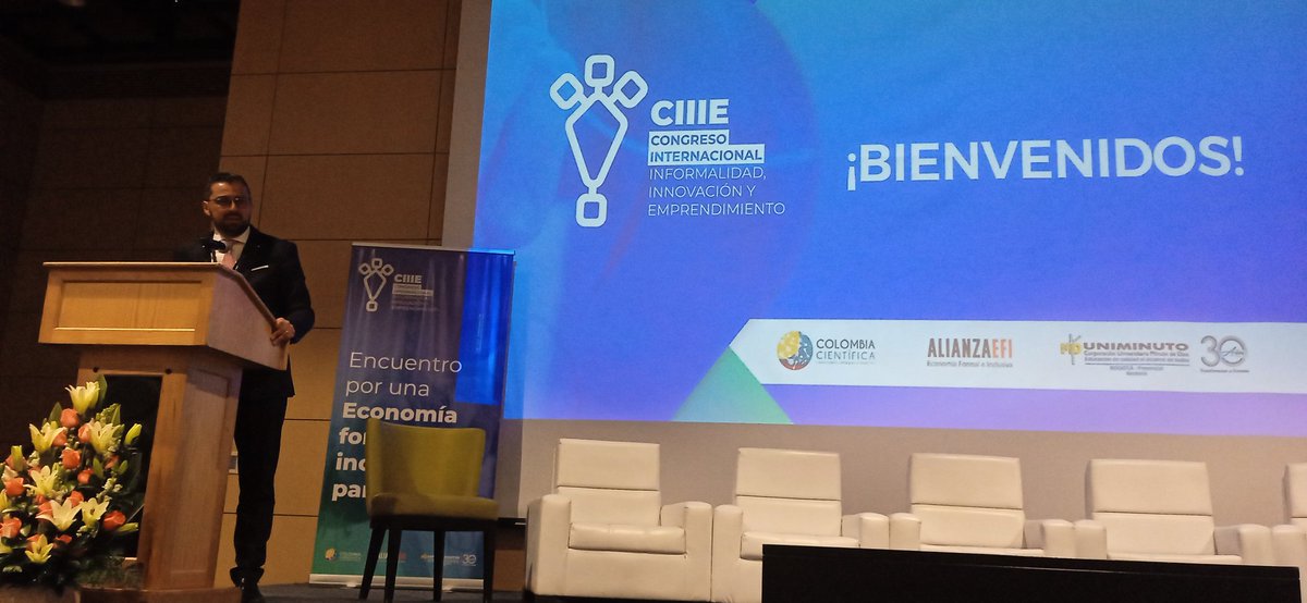 UNIMINUTOBOGOTA's tweet photo. "Frente a los distintos retos técnicos que enfrentamos, tenemos retos más complejos, los retos culturales y adaptativos"
@Victor_Malagon @ColCientifica
#AlianzaEfi #CEII https://t.co/etbjcy7oqE