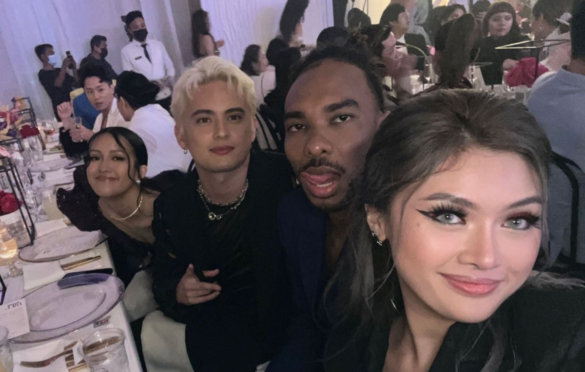 JamesReidRoyals's tweet photo. .@tellemjaye with his Careless artists @maisonmassiah @joliannesalvado and @LeshaLiton at #PreviewBall2022 

©️leshaliton

JAMES REID And CARELESS 
#PreviewBall2022 https://t.co/Us6BO88ufz