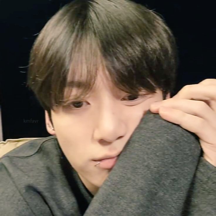luvsjiinie's tweet photo. ㅡ Jungkook em : "eu não sou um bebê, tenho 26 anos e sou bastante forte" ৎ  a thread de aniversário 🐰♡ https://t.co/fdUGb5b8IG