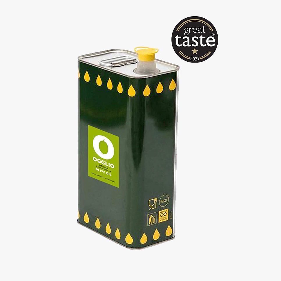ogglio's tweet photo. Weβre back in stock at IL BOTANICO in Headington π You can find us toward the back, in that little corner of Italy that is their in-house βbottegaβ π©βπ³ You can find us in both bottle and tin form π
#ogglio #oxford #headington #headingtonshops #headingtonshark #headingtonschool https://t.co/rrOIRdjzae