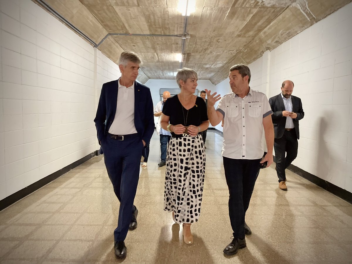 lciuro's tweet photo. Avui amb l'HC Argimon hem pogut constatar la importància del treball conjunt entre @justiciacat i @salutcat per afavorir la reinserció: donar una resposta coordinada als nous perfils d'interns, i apostar per una atenció adaptada a col·lectius vulnerables com són joves i dones. https://t.co/FWF3twoLxv