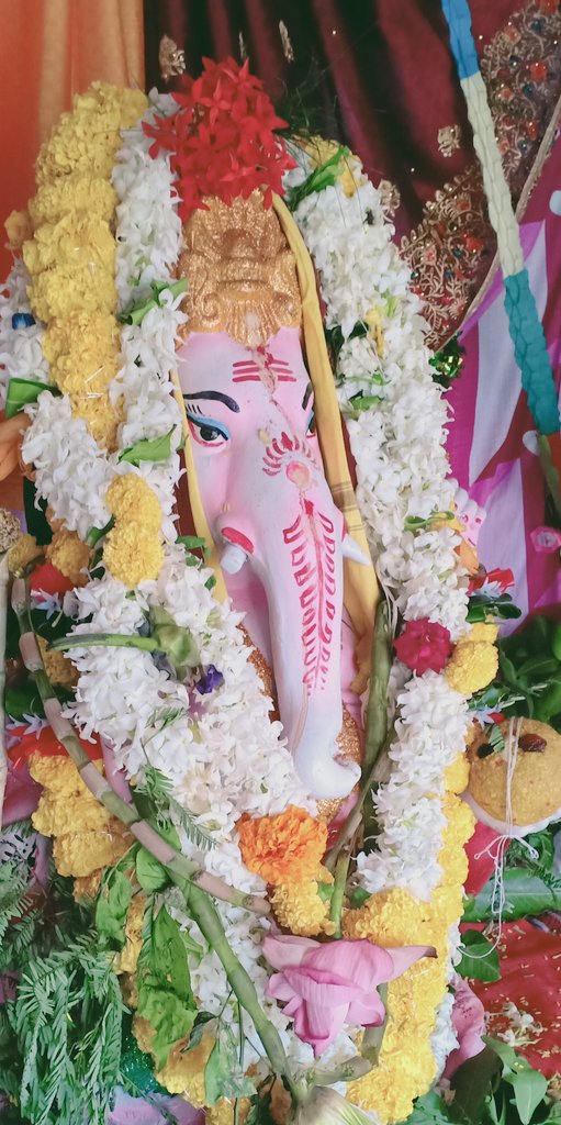 Nibeditapandaa's tweet photo. Om Gan Ganapatay Namo Namah! Shri Siddhivinayak Namo Namah! Asta Vinayak Namo Namah! Ganapati Bappa Moraiya....🙏🙇🤗
#Baapa🙇
#GanapatiBappaMorya
#GanapathiBappaMoriya
#ganapathi
#paralakhemuni
#2022 https://t.co/904ME7ASFd