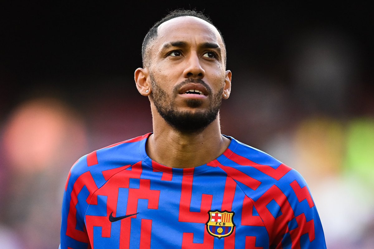 FabrizioRomano's tweet photo. Pierre Aubameyang update. The two clubs are in direct contact today as they want to reach an agreement in the next hours — been told that Marcos Alonso is again discussed as part of the deal. 🚨🔵 #CFC

Chelsea have made new proposal with fixed fee plus Alonso. Up to Barça now. https://t.co/EKQHa1k67z